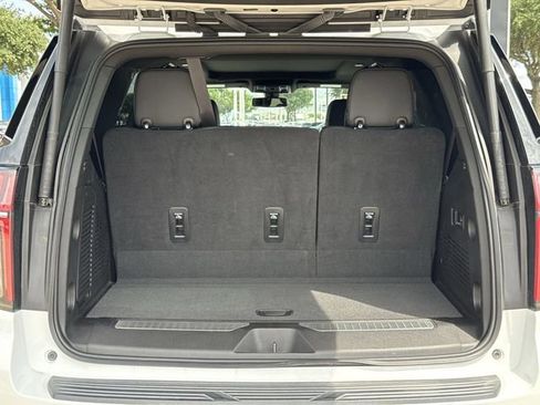 Used 2022 Chevrolet Tahoe RST w/ Luxury Package RWD image 34