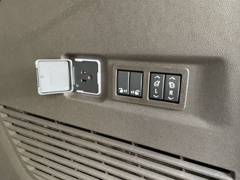 New 2026 GMC Yukon XL Elevation w/ Elevation Premium Package image 10