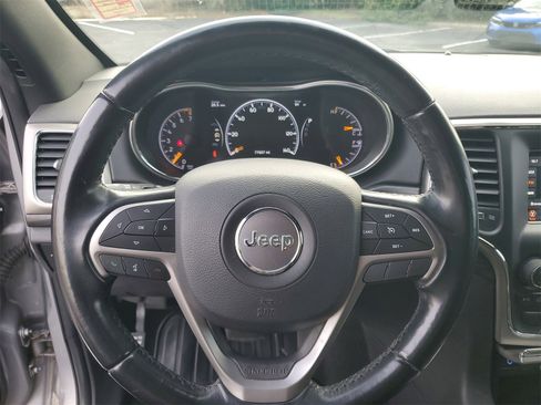 Used 2021 Jeep Grand Cherokee Laredo image 10