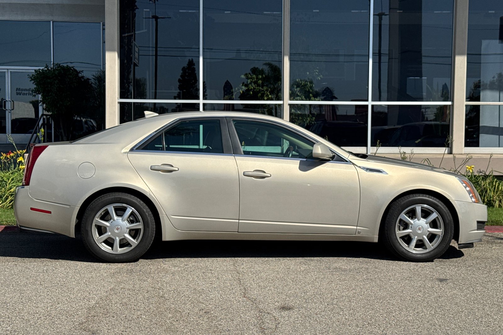 Used 2009 Cadillac CTS 3.6 w/ Wood Trim Package RWD image 4