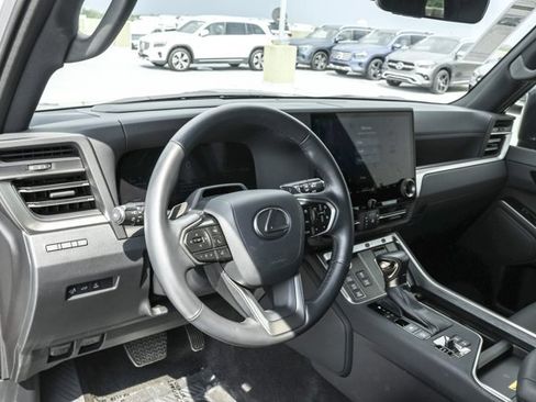 Used 2024 Lexus GX 550 AWD/4WD image 10