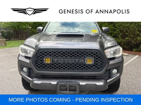 Used 2017 Toyota Tacoma TRD Sport w/ Tow Package (A/T) AWD/4WD image 2