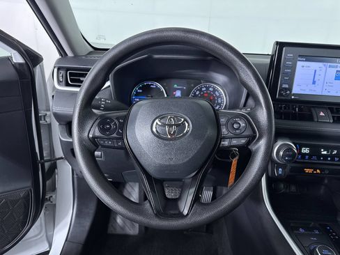 Used 2022 Toyota RAV4 LE AWD/4WD image 22