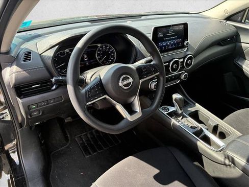 Used 2024 Nissan Sentra SV FWD image 9