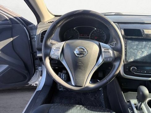 Used 2017 Nissan Altima 2.5 SV FWD image 12