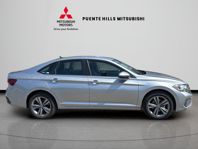 Used 2024 Volkswagen Jetta SE FWD image 4