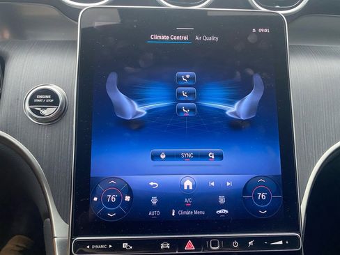 Used 2025 Mercedes-Benz GLC 300 4MATIC image 18