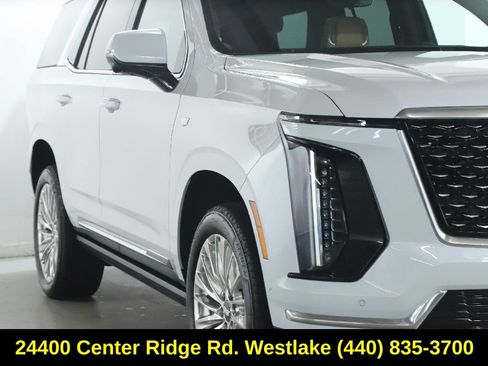 Used 2026 Cadillac Escalade Luxury w/ LPO, Floor Liner Package AWD/4WD image 9