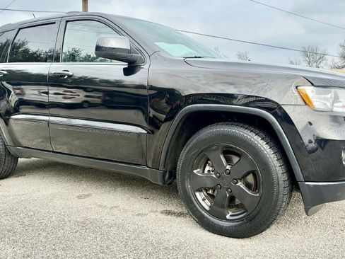 Used 2013 Jeep Grand Cherokee Limited w/ Luxury Group II image 3