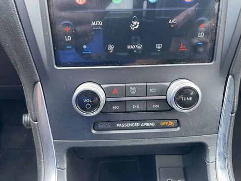 Used 2021 Ford Edge Titanium w/ Equipment Group 301A FWD image 31
