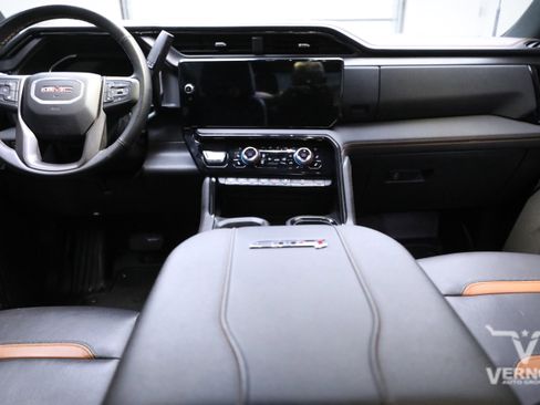 Used 2024 GMC Sierra 2500 AT4 w/ AT4 Premium Plus Package image 13