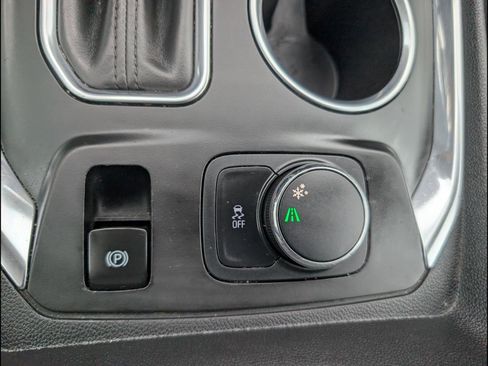 Used 2019 Chevrolet Traverse LT FWD image 18