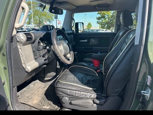 Used 2014 Toyota FJ Cruiser 4WD w/ Upgrade Package image 6
