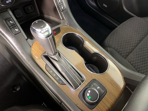 Used 2017 GMC Acadia SLE w/ Driver Alert Package I image 25