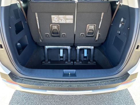 New 2026 Kia Carnival EX image 17
