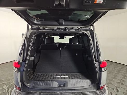 Used 2024 Lexus GX 550 w/ Accessory Package (2T) AWD/4WD image 33
