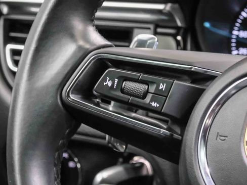 Used 2023 Porsche Macan AWD/4WD image 21