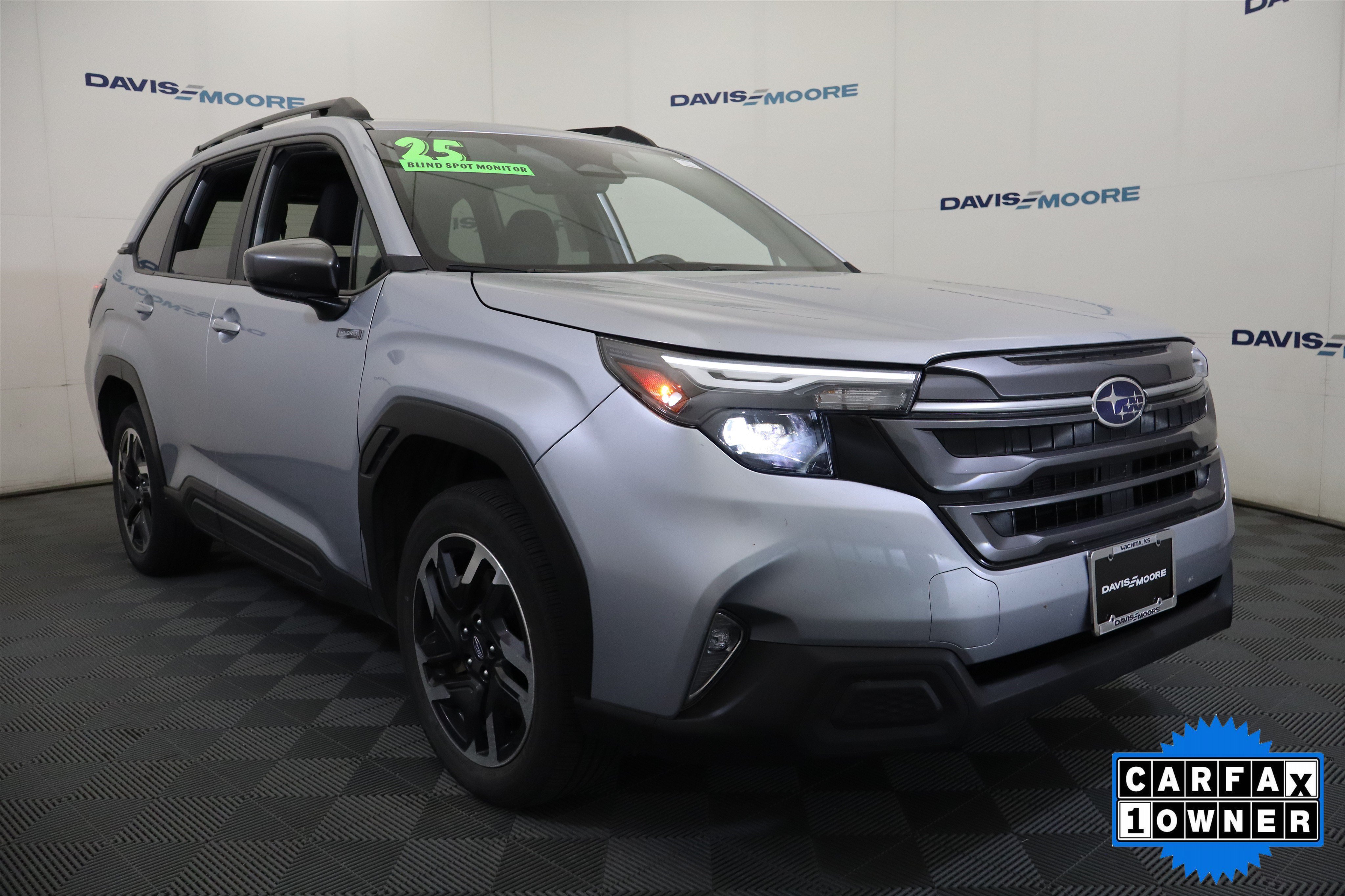Used 2025 Subaru Forester Premium AWD/4WD image 3