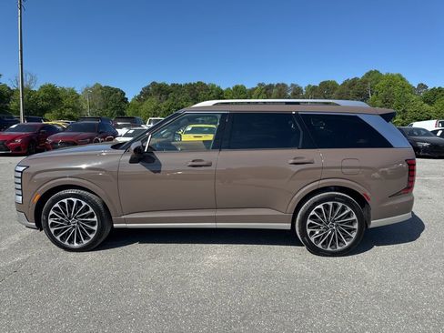 Used 2026 Hyundai Palisade Calligraphy image 2