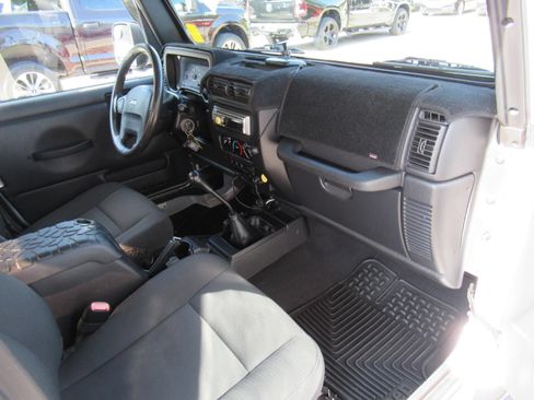 Used 2006 Jeep Wrangler Sport w/ 30" Tire & Wheel Group AWD/4WD image 12