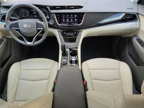 Used 2022 Cadillac XT6 Premium Luxury w/ Technology Package FWD image 13
