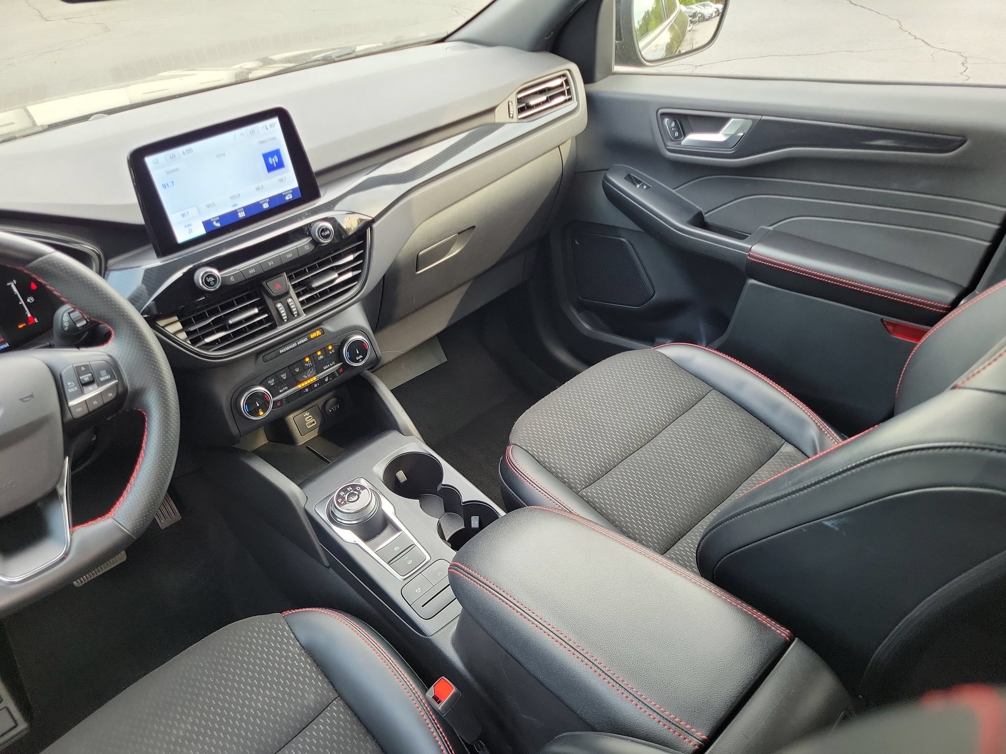 Used 2025 Ford Escape ST-Line Select AWD/4WD image 27