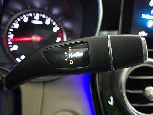 Used 2020 Mercedes-Benz GLC 300 4MATIC image 37