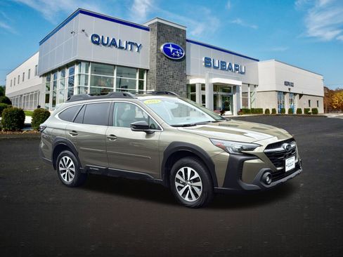 Used 2024 Subaru Outback Premium AWD/4WD image 2