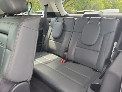 Used 2025 Ford Explorer Active w/ Active Comfort Package RWD image 15