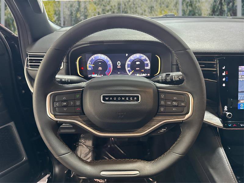Used 2024 Jeep Wagoneer Series III AWD/4WD image 18