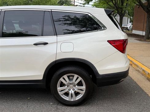Used 2018 Honda Pilot LX image 11