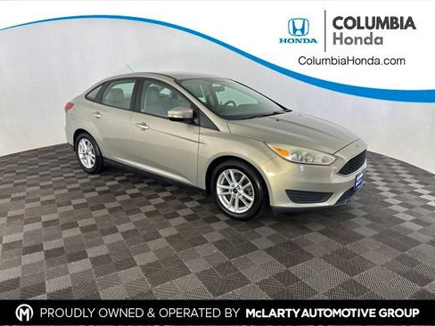 Used 2016 Ford Focus SE w/ SE Power Seat Package FWD image 1