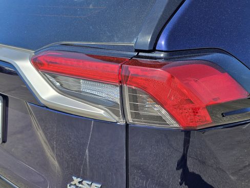 Used 2019 Toyota RAV4 XSE w/ XSE Weather Package AWD/4WD image 9