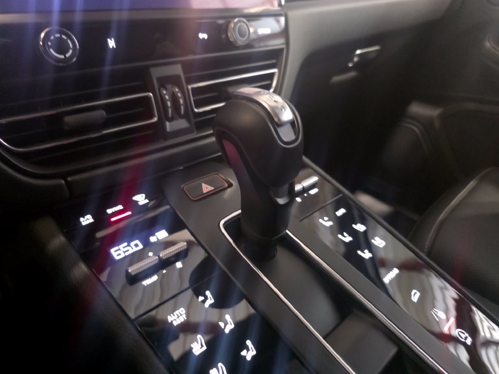 Certified 2026 Porsche Macan S AWD/4WD image 31