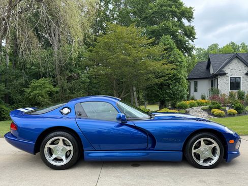 Used 1997 Dodge Viper GTS RWD image 8