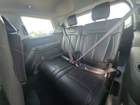 Used 2023 Jeep Grand Cherokee L Limited AWD/4WD image 18