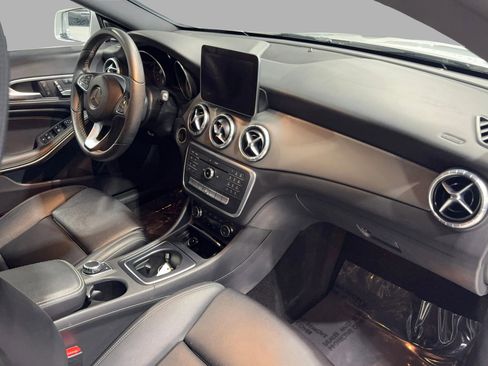 Used 2017 Mercedes-Benz CLA 250 image 30