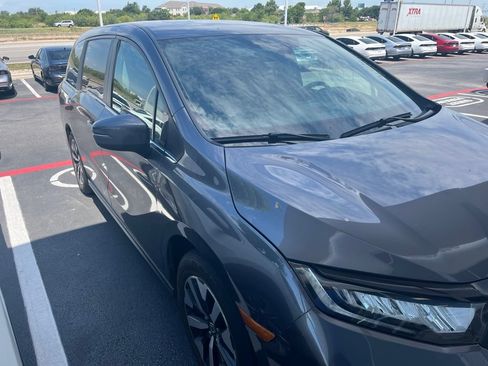 Used 2025 Honda Odyssey EX-L image 3