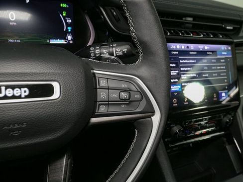 Used 2022 Jeep Grand Cherokee Limited 4xe image 37