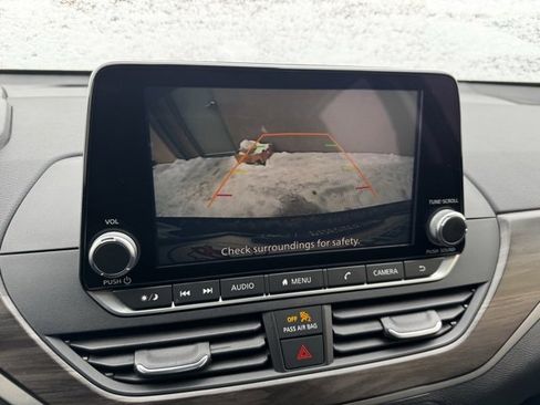 Used 2024 Nissan Altima 2.5 SV image 4