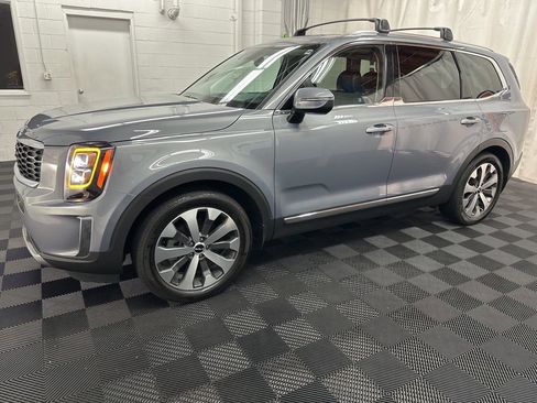 Used 2022 Kia Telluride EX w/ EX Premium Package image 5
