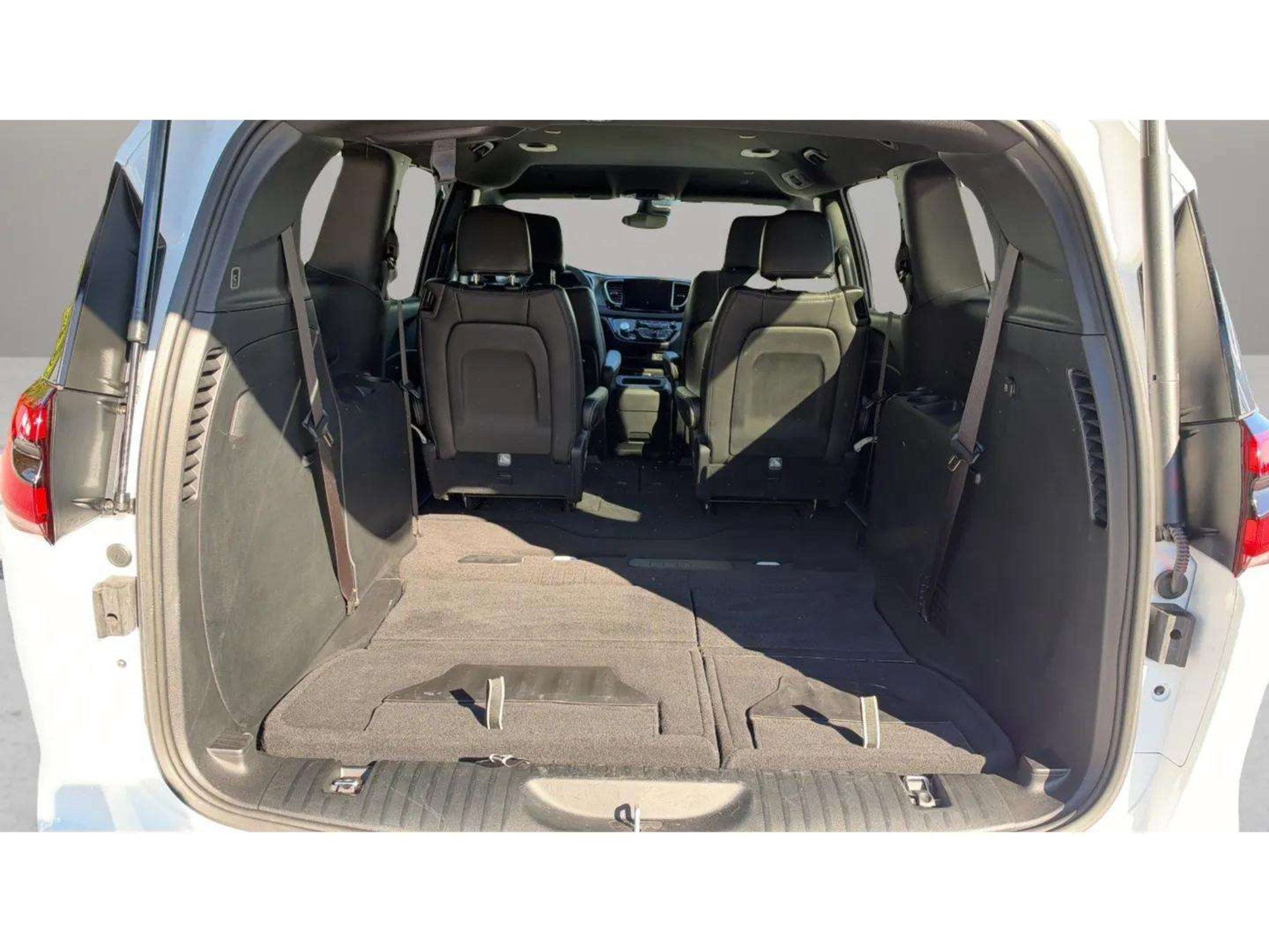 Used 2026 Chrysler Pacifica Select FWD image 10