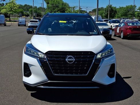 Certified 2023 Nissan Kicks SR w/ SR Premium Package FWD image 2