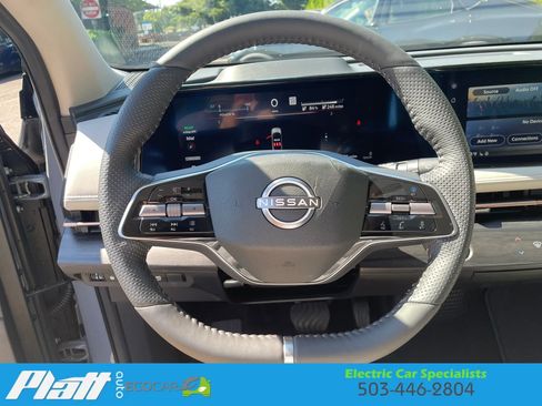 Used 2023 Nissan Ariya AWD image 28