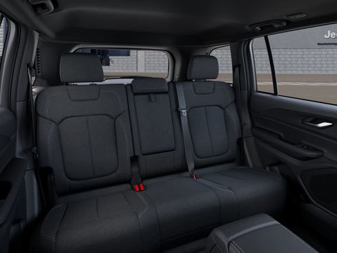 New 2025 Jeep Grand Cherokee Laredo X image 15