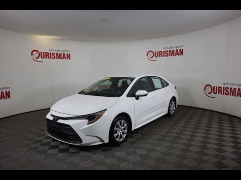 Used 2024 Toyota Corolla LE FWD image 4