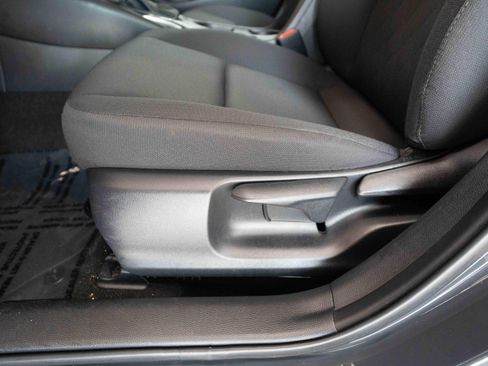 Used 2025 Toyota Corolla LE FWD image 12