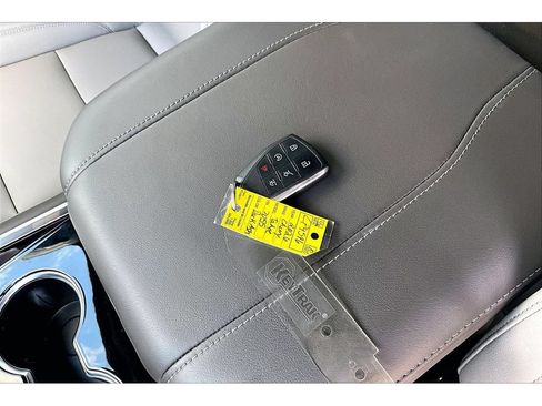 Used 2026 Chevrolet Tahoe Z71 AWD/4WD image 54