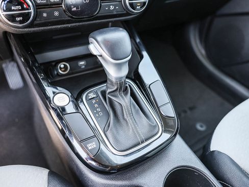 Used 2023 Kia Soul GT-Line FWD image 12