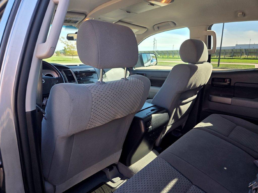 Used 2011 Toyota Tundra 4x4 Double Cab w/ SR5 Pkg image 32